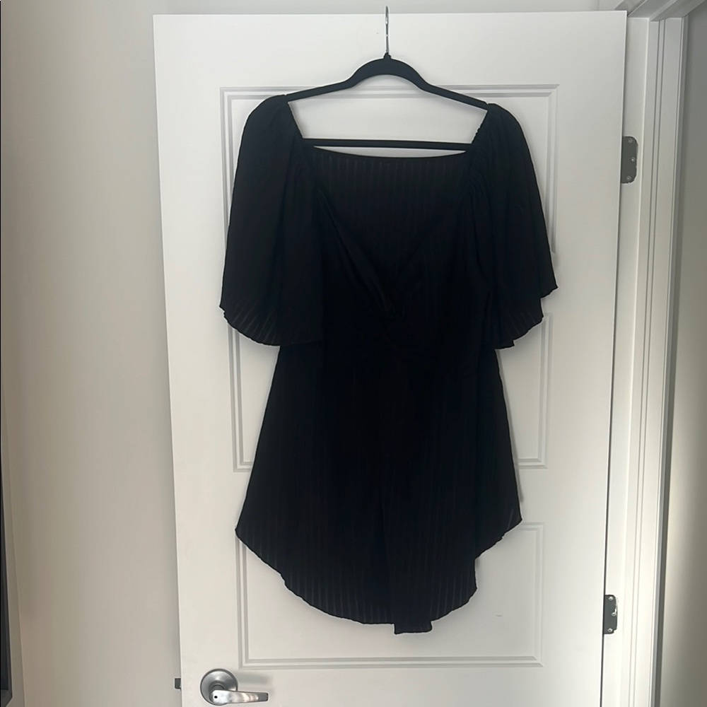 SHEIN Black Square Neck Flutter Sleeve Tunic